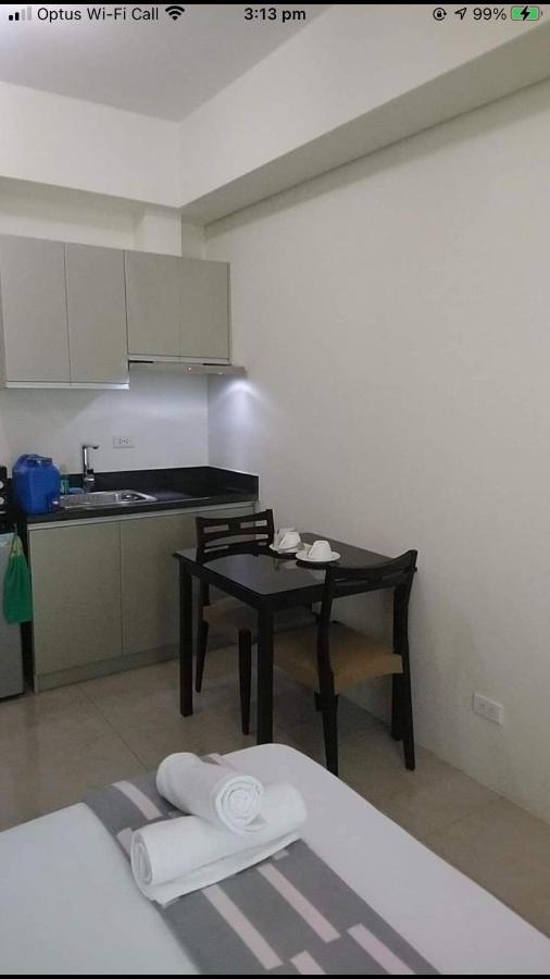 Affordable Makati Serviced Apartments Манила Екстериор снимка
