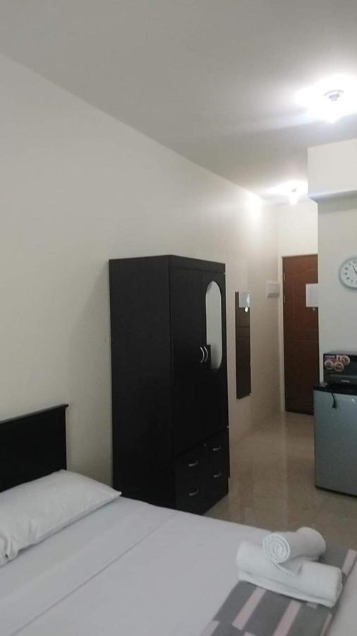 Affordable Makati Serviced Apartments Манила Екстериор снимка