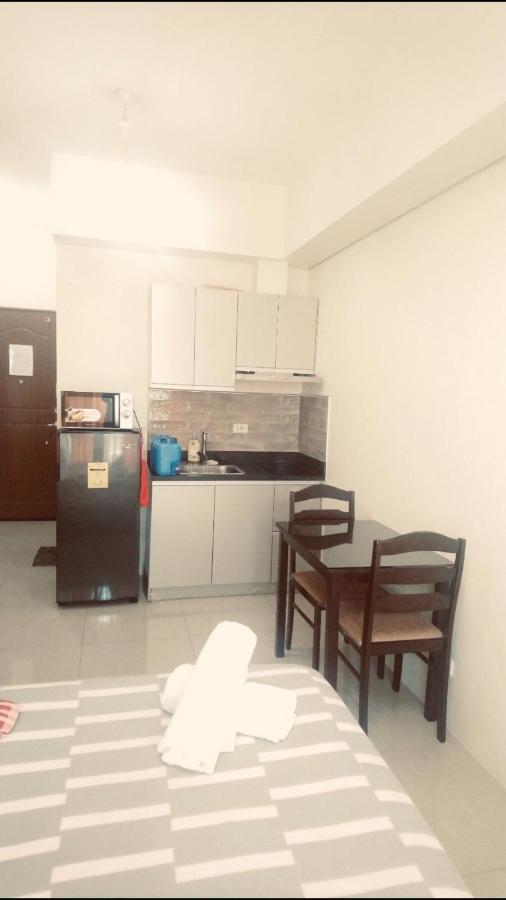 Affordable Makati Serviced Apartments Манила Екстериор снимка