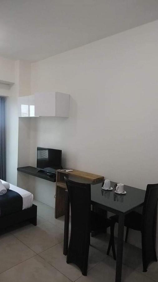 Affordable Makati Serviced Apartments Манила Екстериор снимка