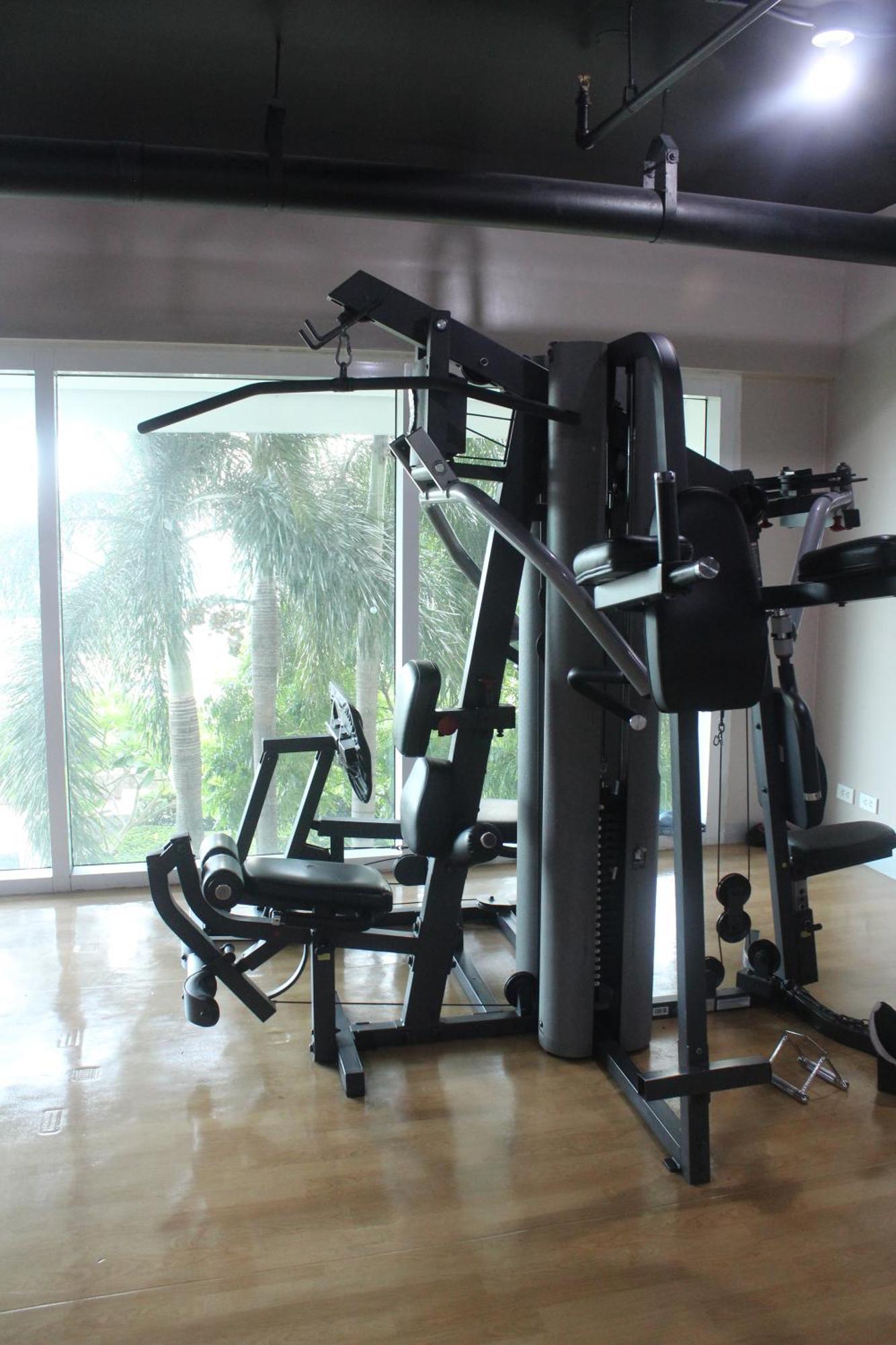 Affordable Makati Serviced Apartments Манила Екстериор снимка