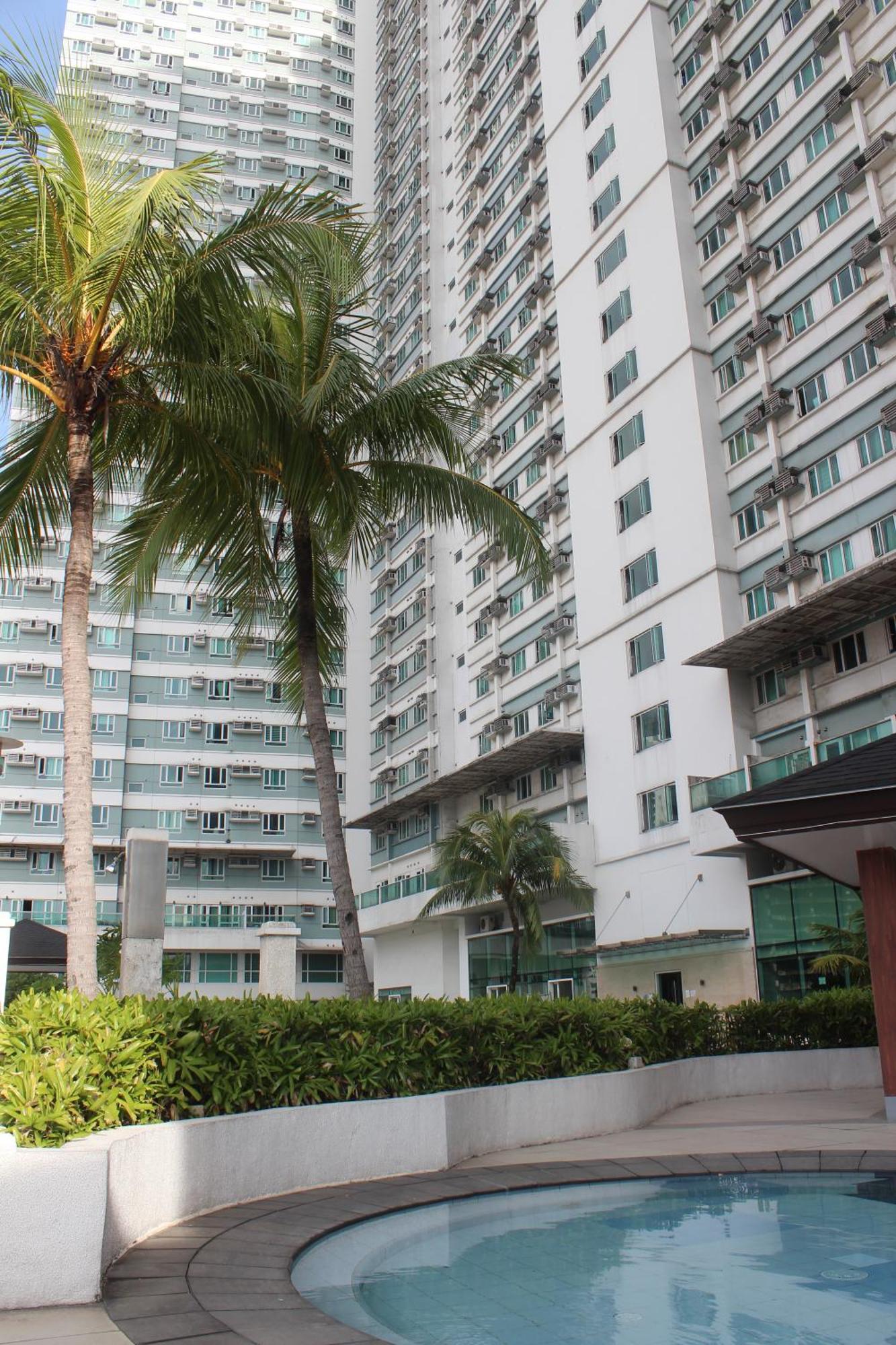 Affordable Makati Serviced Apartments Манила Екстериор снимка