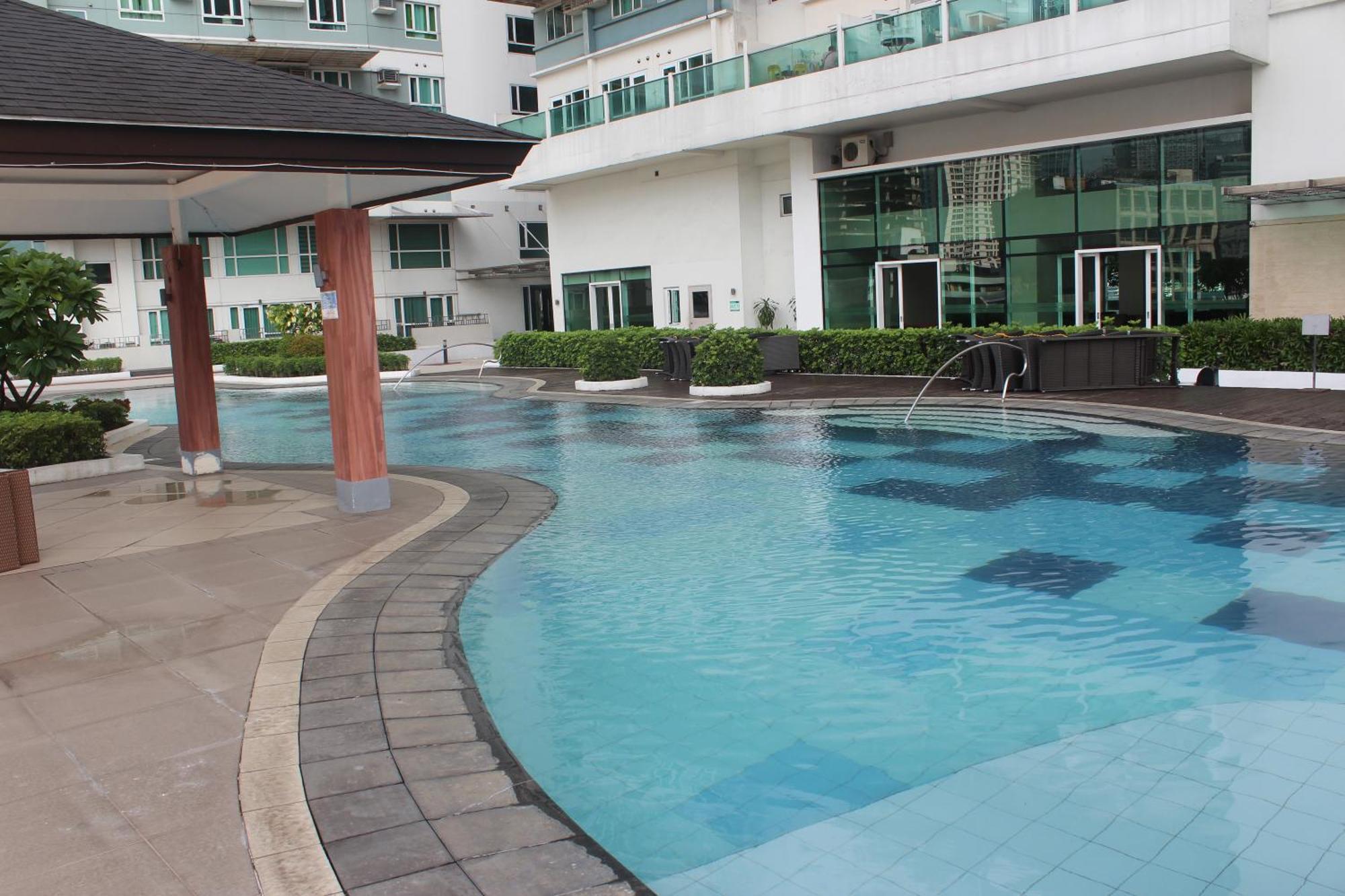 Affordable Makati Serviced Apartments Манила Екстериор снимка