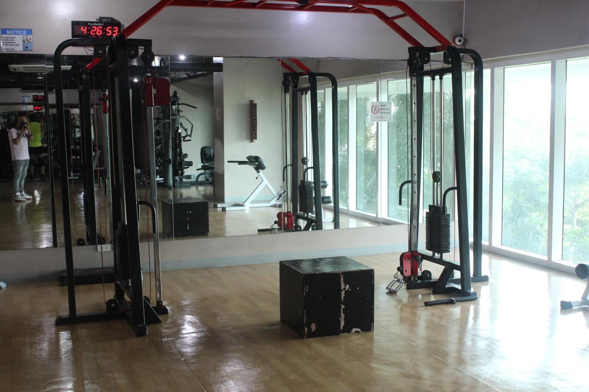 Affordable Makati Serviced Apartments Манила Екстериор снимка