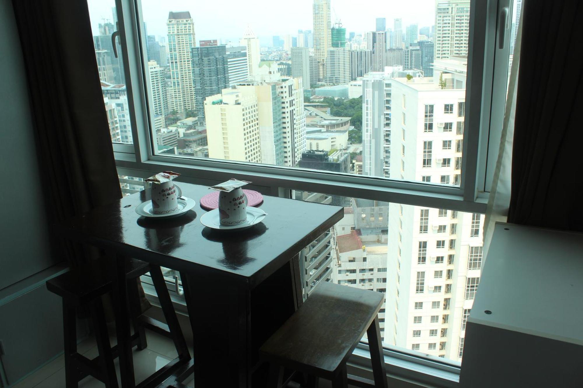 Affordable Makati Serviced Apartments Манила Екстериор снимка