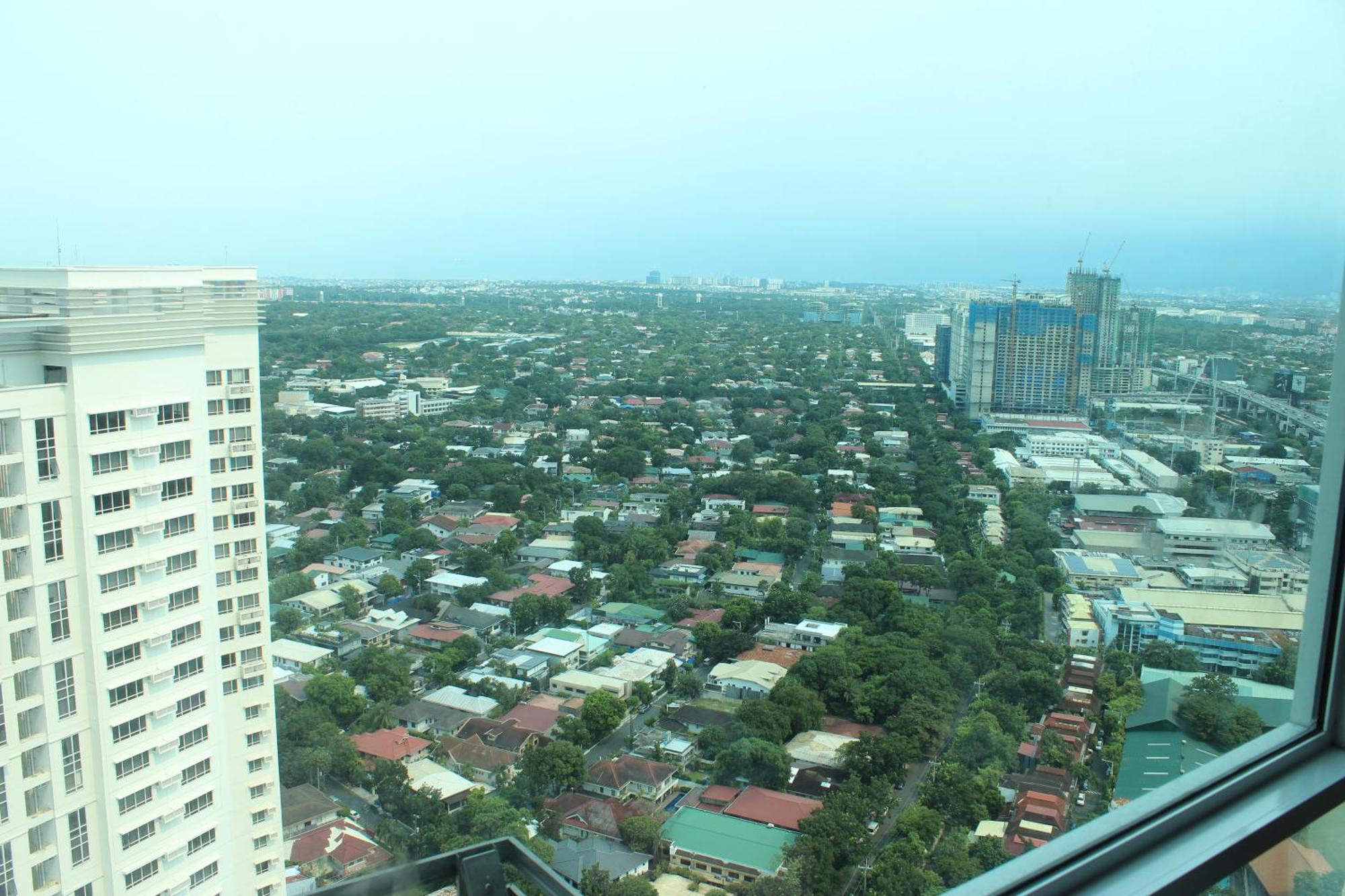 Affordable Makati Serviced Apartments Манила Екстериор снимка