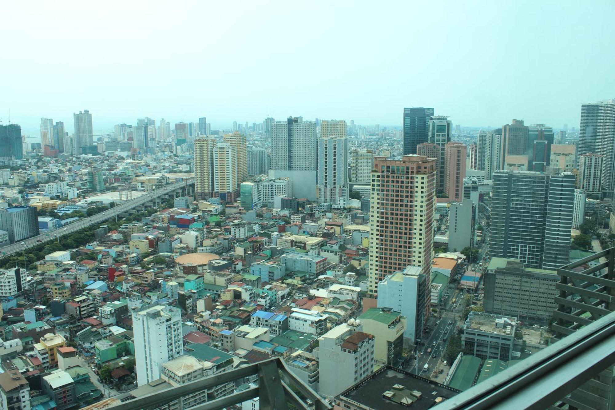 Affordable Makati Serviced Apartments Манила Екстериор снимка